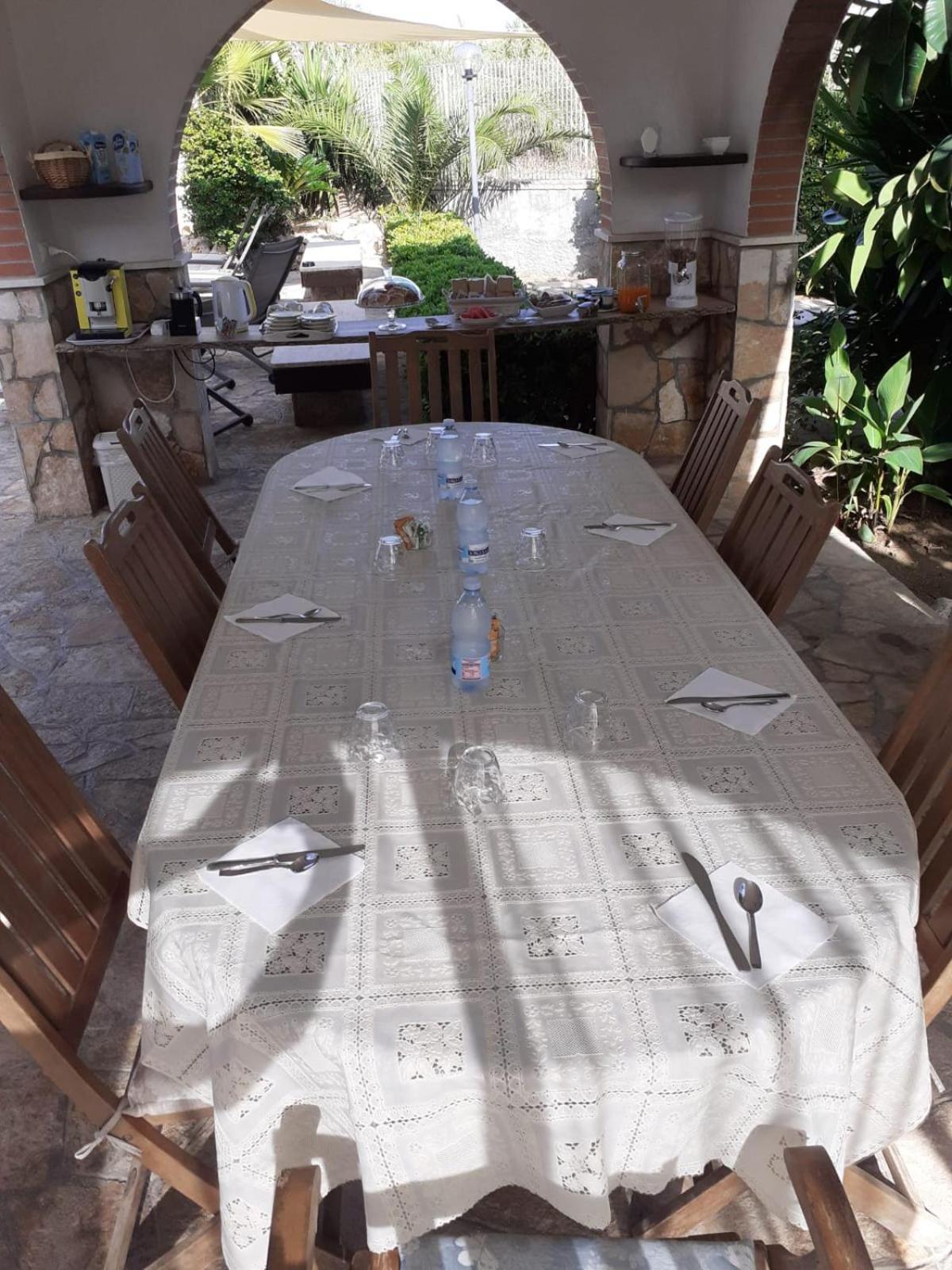 Villa Lina Bed&Breakfast Taranto Exteriör bild
