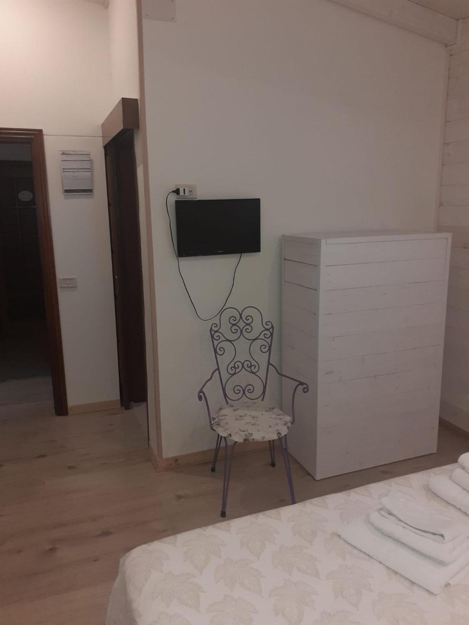 Villa Lina Bed&Breakfast Taranto Exteriör bild