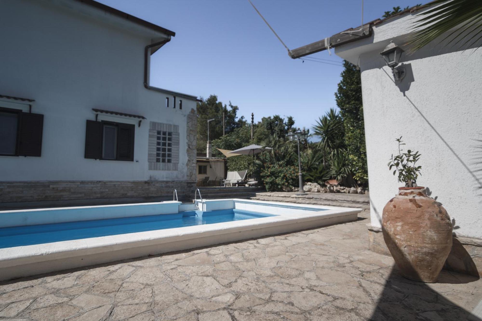 Villa Lina Bed&Breakfast Taranto Exteriör bild